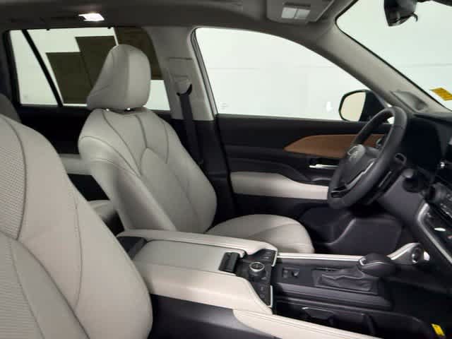 Used 2026 Toyota Grand Highlander AWD image 63