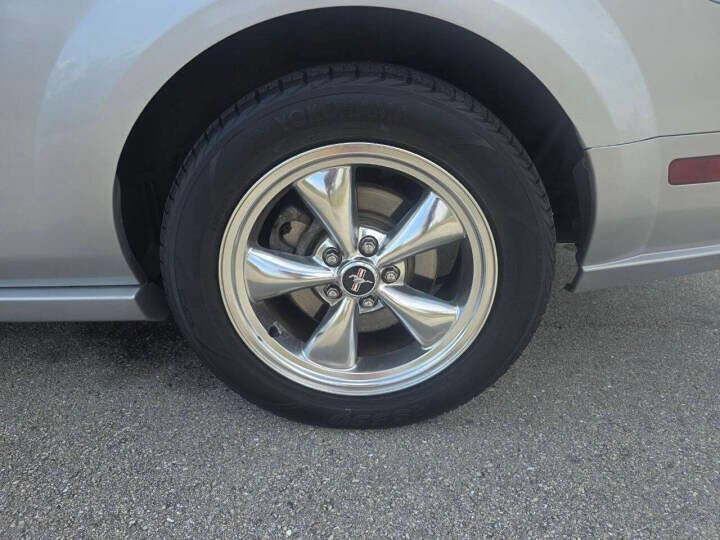 Used 2006 Ford Mustang GT Premium image 24