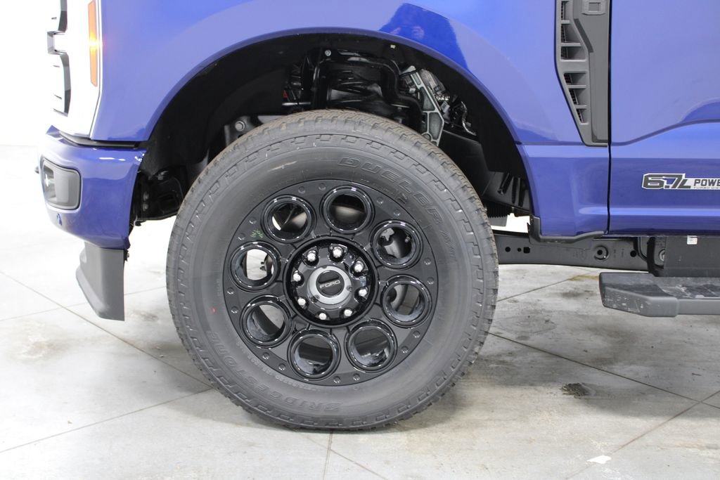 New 2026 Ford F250 Lariat w/ Black Appearance Package image 18