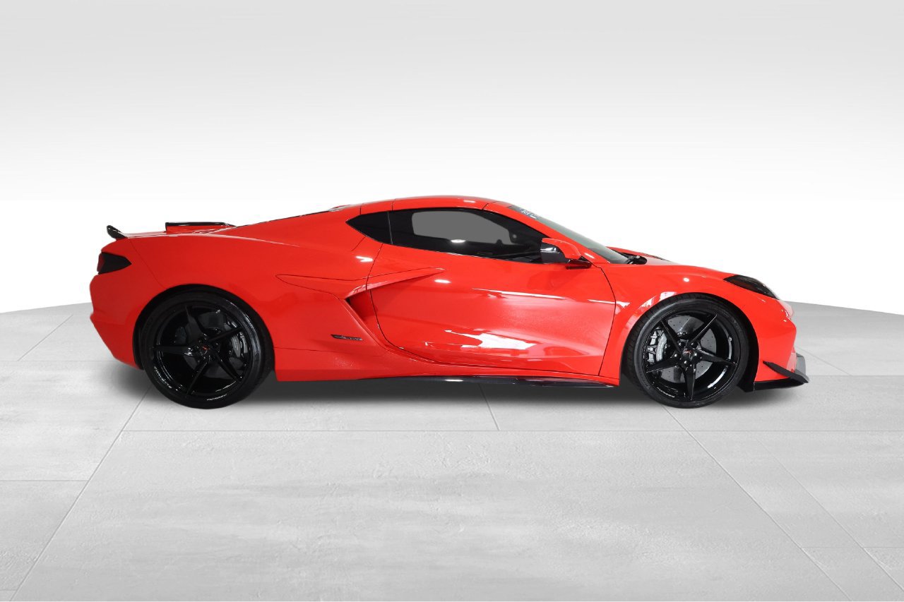 Used 2025 Chevrolet Corvette E-Ray w/ ZER Performance Package AWD/4WD image 5