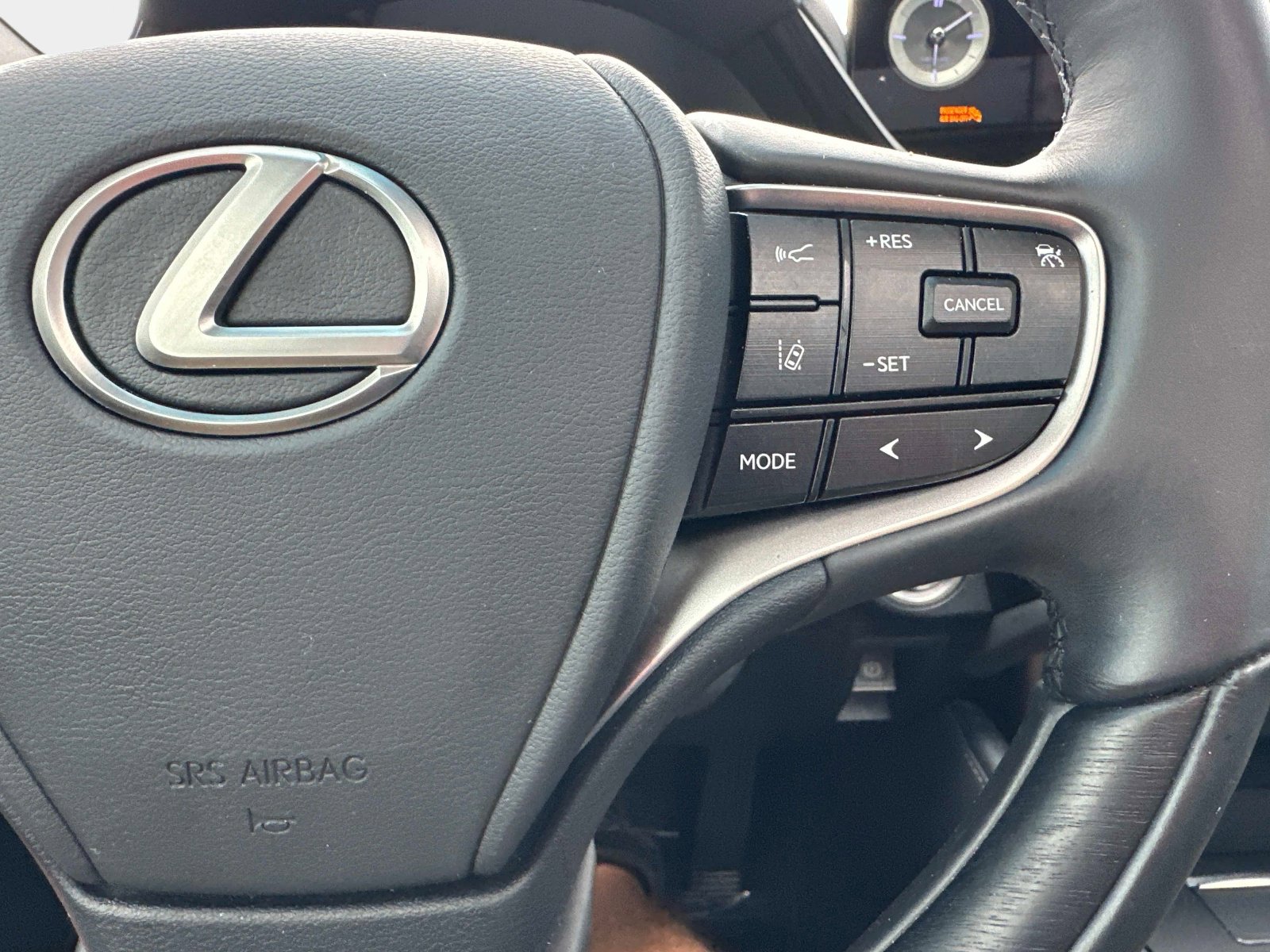 Used 2024 Lexus ES 350 w/ Technology Package image 30