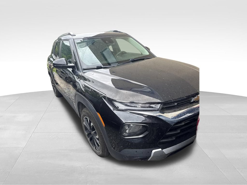 Used 2023 Chevrolet TrailBlazer LT FWD image 2