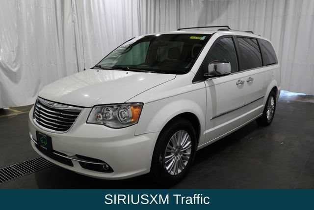 Used 2012 Chrysler Town & Country Limited w/ Luxury Group FWD image 24
