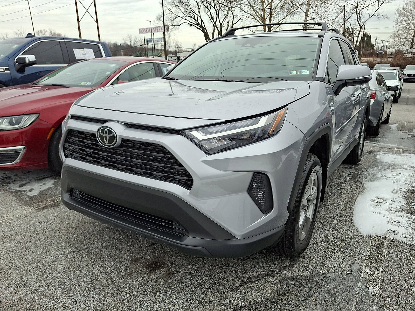 Used 2025 Toyota RAV4 XLE image 4