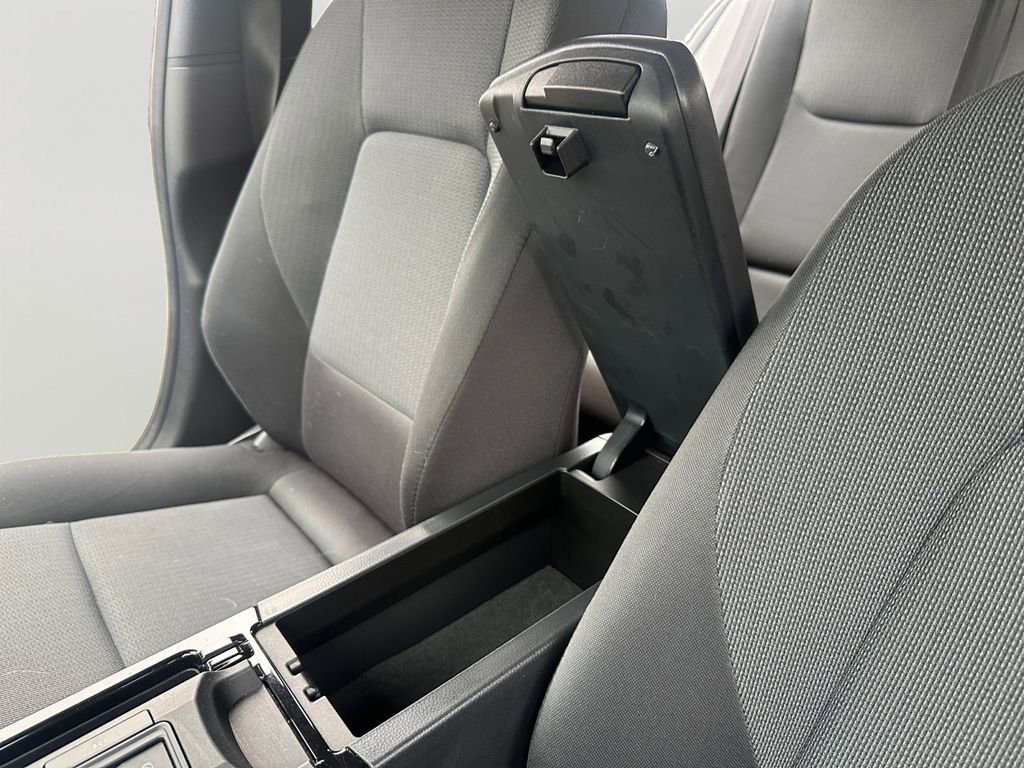 Used 2024 Toyota Prius LE image 21