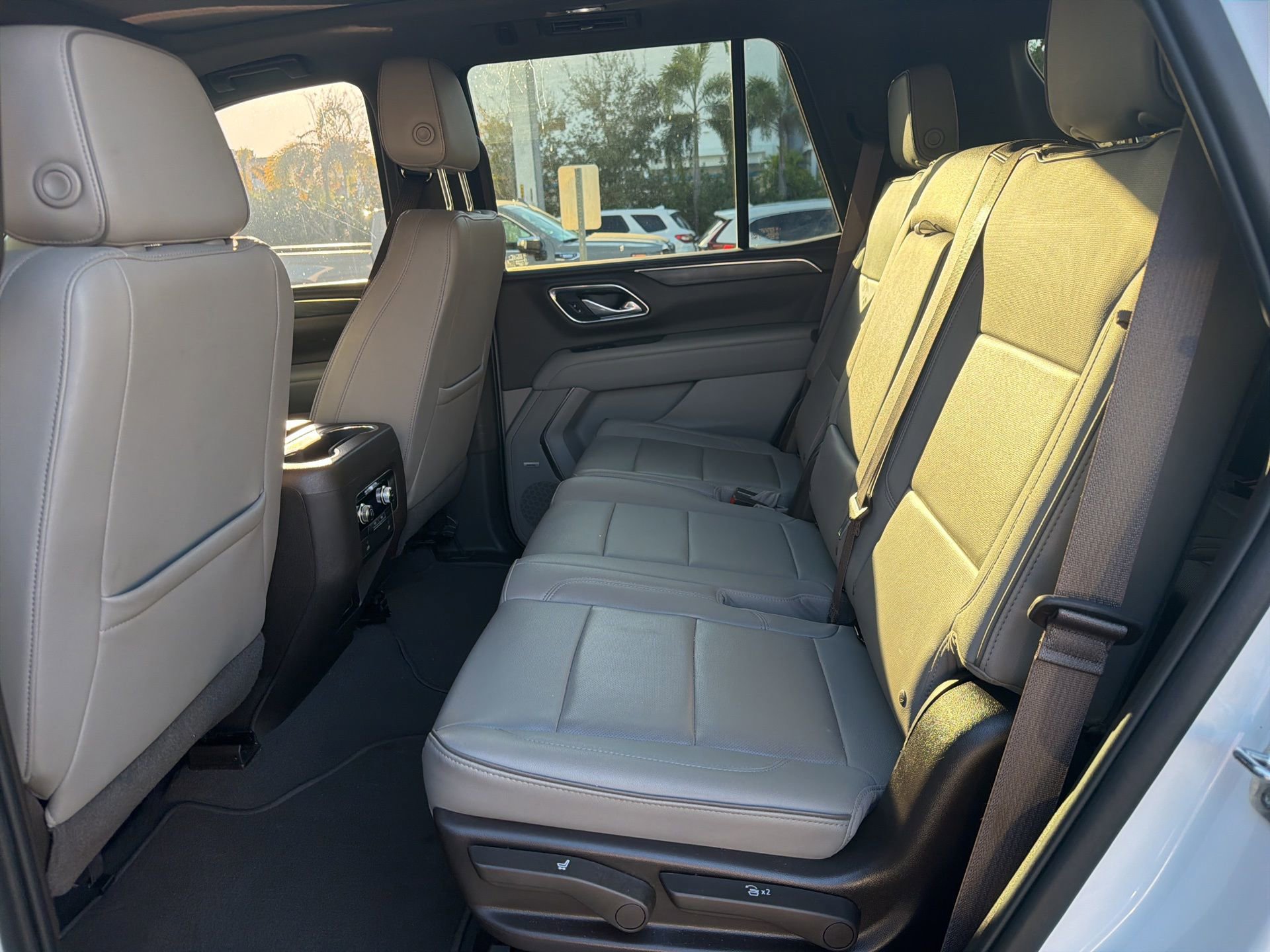 Used 2023 GMC Yukon SLT image 12