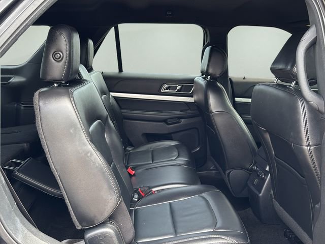 Used 2017 Ford Explorer XLT w/ Equipment Group 202A FWD image 12