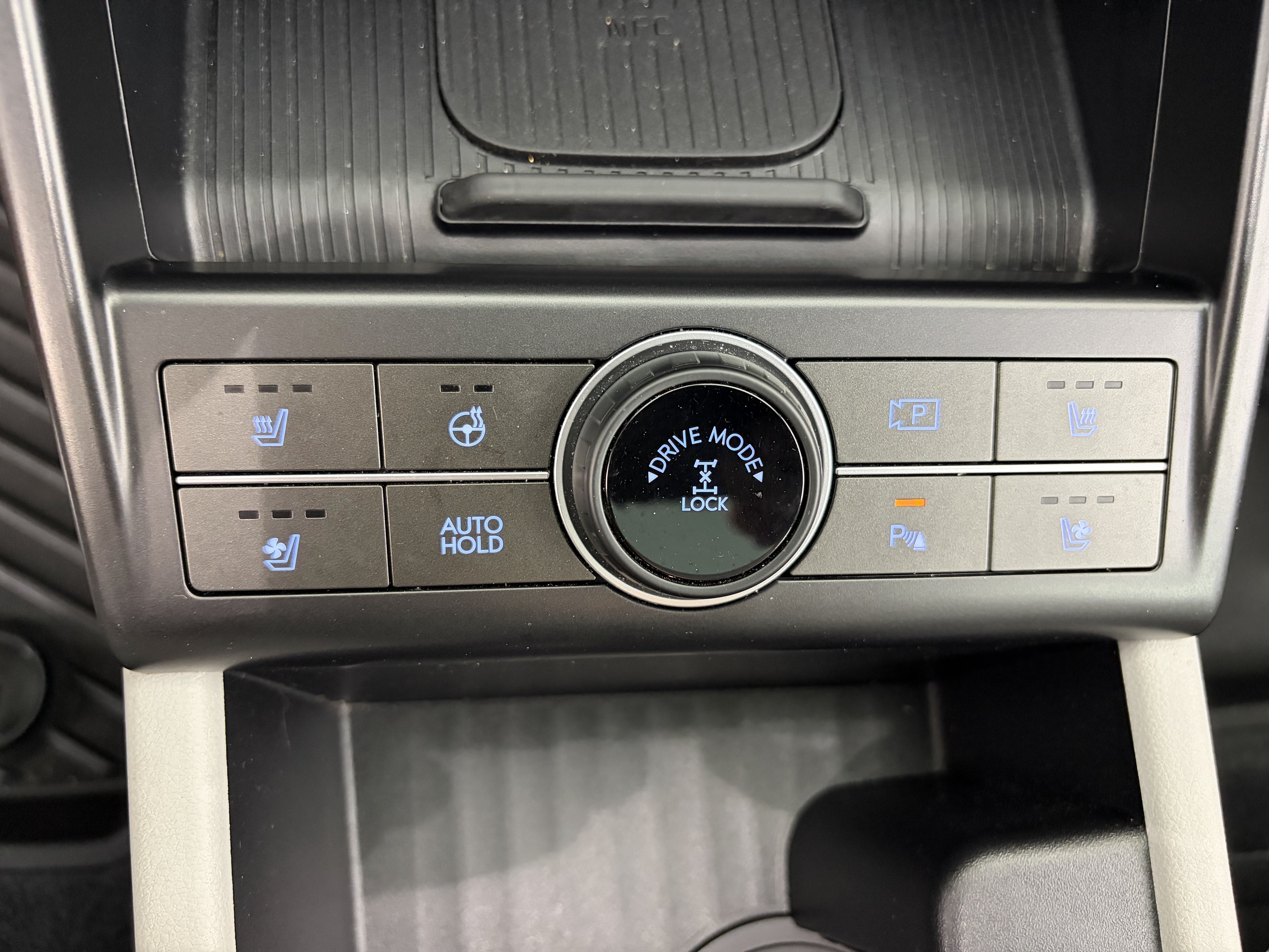 Used 2024 Hyundai Kona Limited AWD/4WD image 27