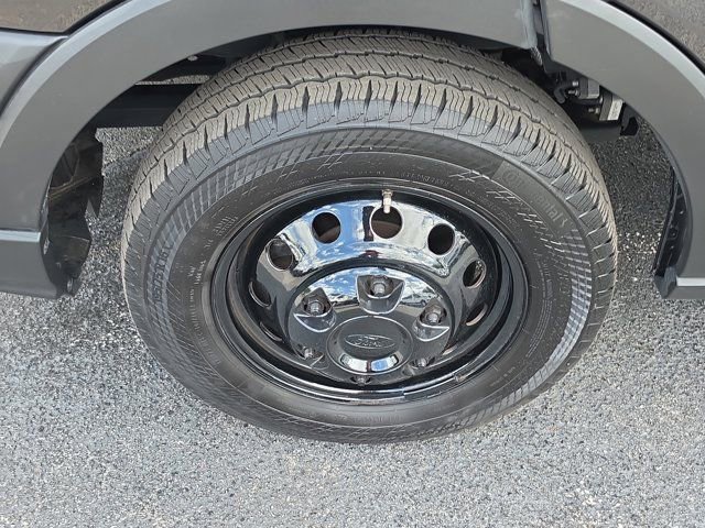 Used 2025 Ford Transit 350 XL image 10