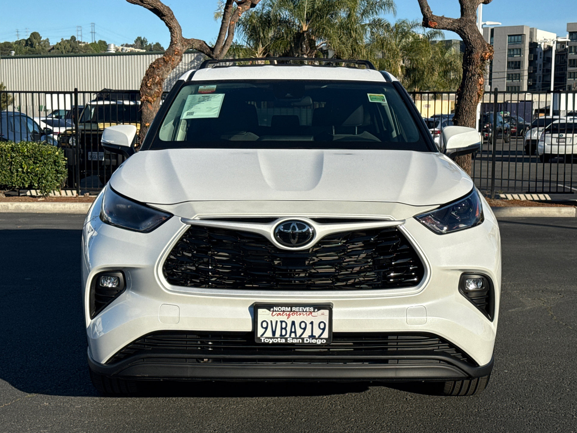 Certified 2025 Toyota Highlander LE image 4