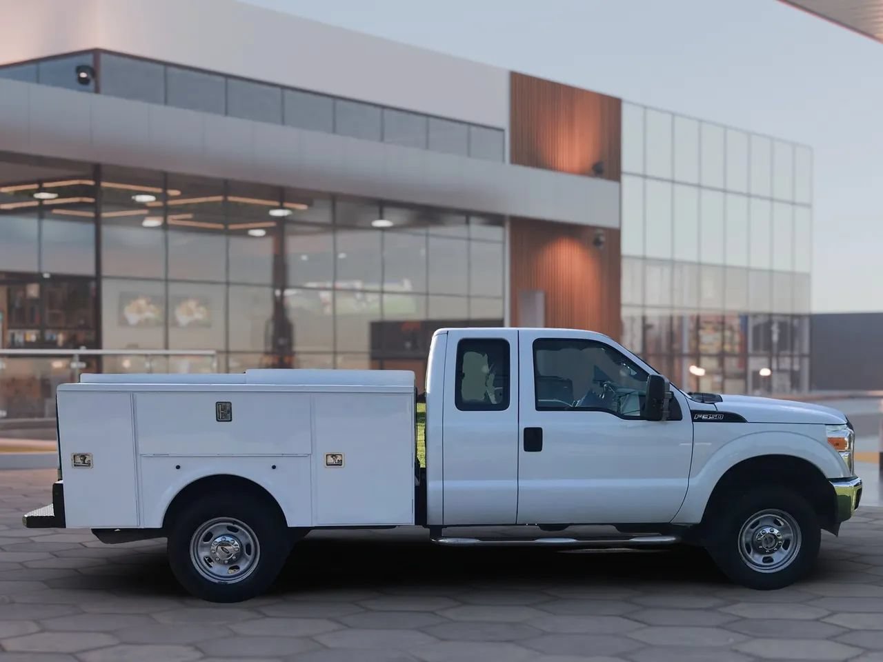 Used 2016 Ford F350 XL AWD/4WD image 4