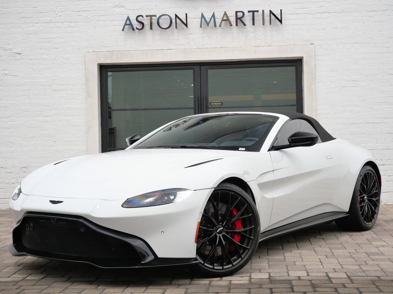 Used 2023 Aston Martin V8 Vantage Roadster RWD image 14