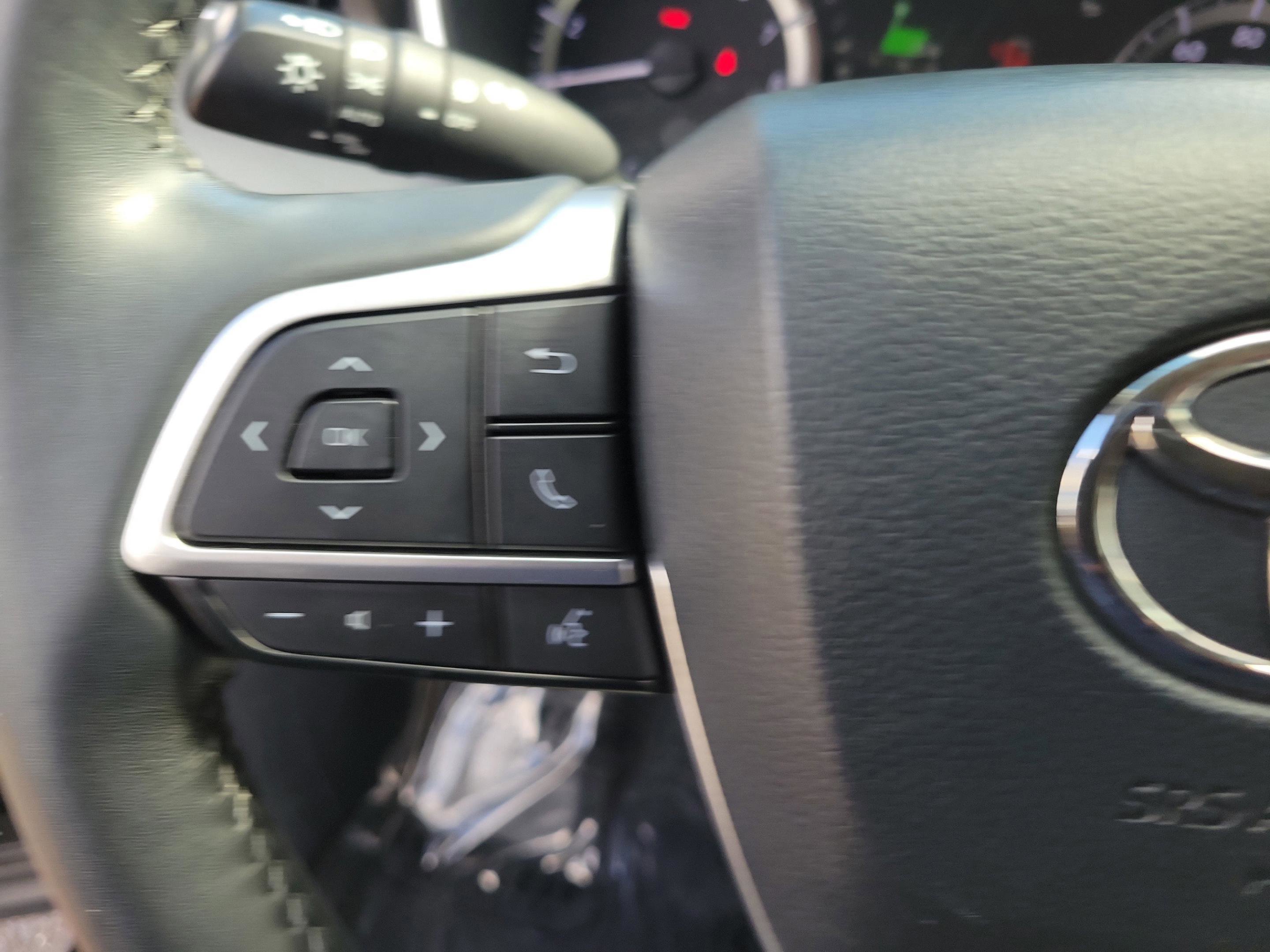 Used 2023 Toyota Highlander XLE image 24