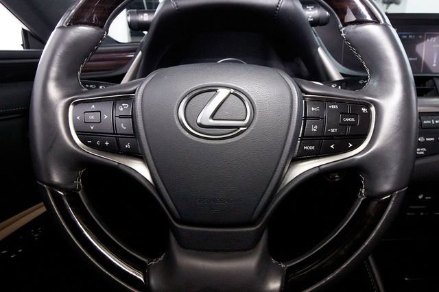 Used 2019 Lexus ES 350 w/ Premium Package image 12