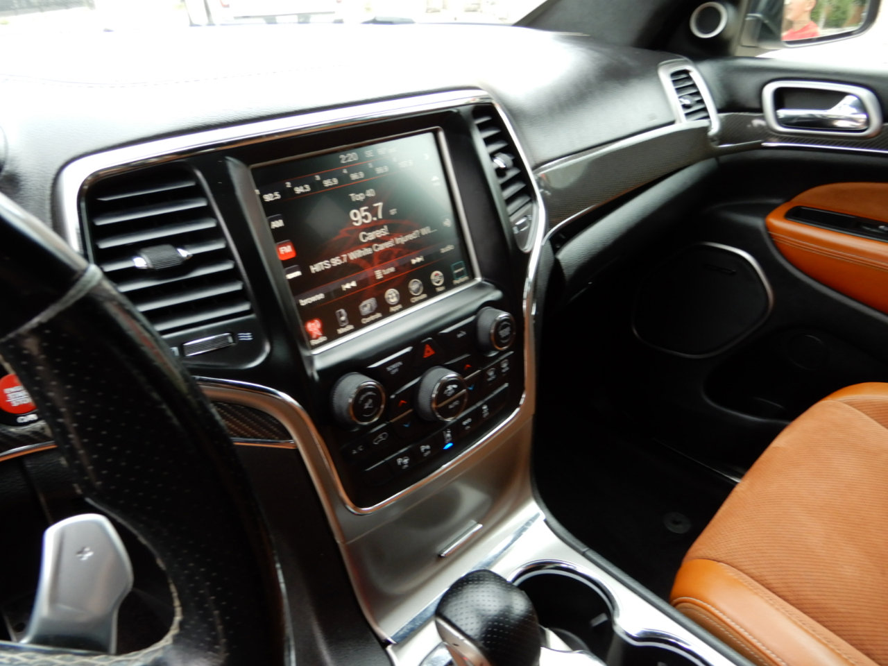 Used 2017 Jeep Grand Cherokee SRT image 17