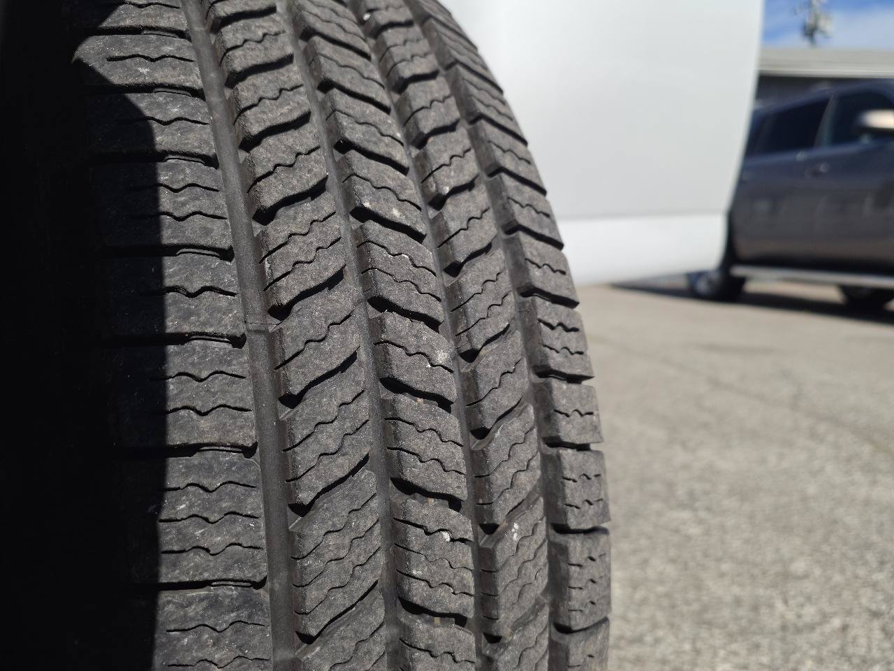 Used 2013 Chevrolet Express 2500 RWD image 10