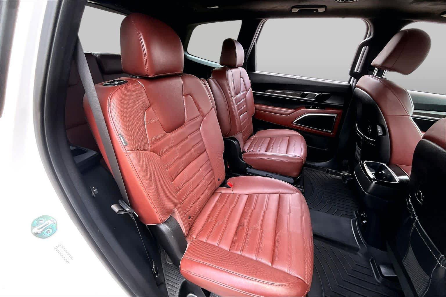 Certified 2024 Kia Telluride SX Prestige w/ Towing Package AWD/4WD image 20
