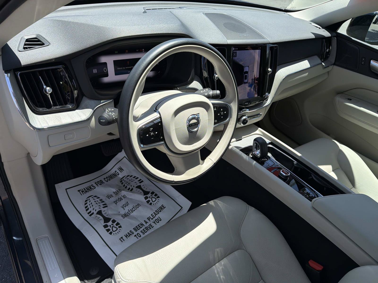 Certified 2024 Volvo XC60 B5 Plus AWD/4WD image 9