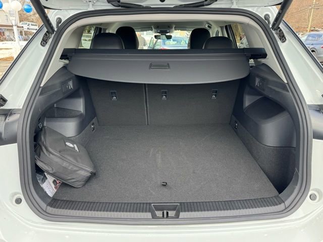 Used 2025 Volkswagen Tiguan SE image 18