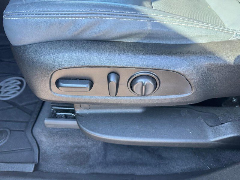 Used 2021 Buick Enclave Essence w/ Sport Touring Edition image 17