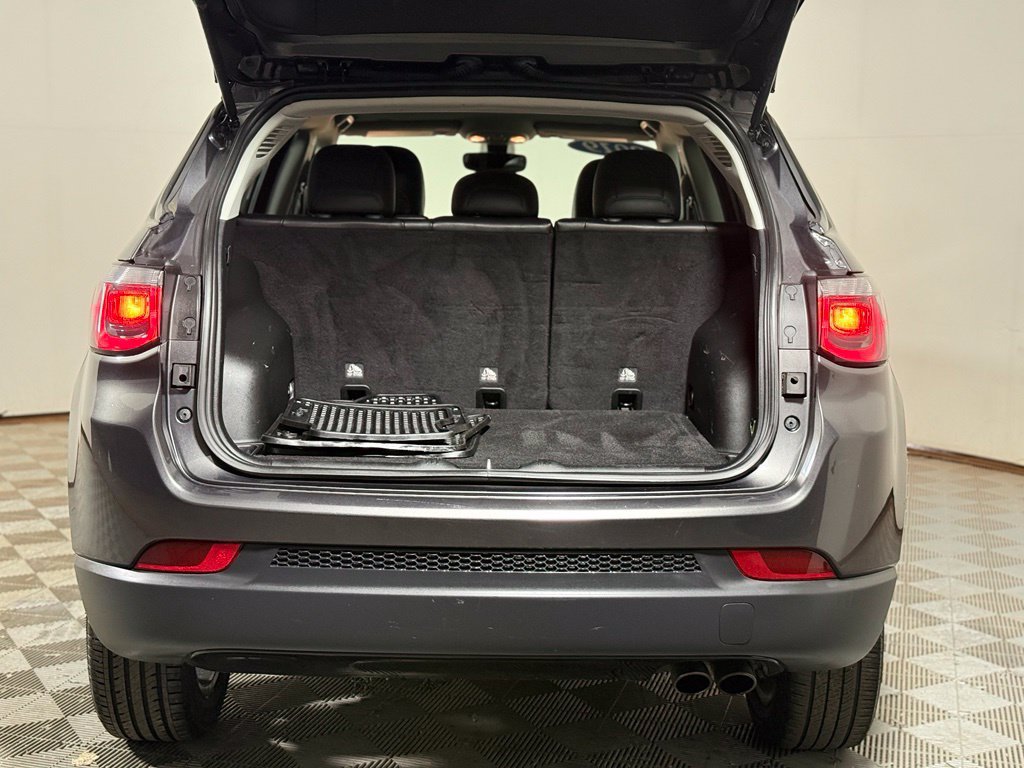 Used 2019 Jeep Compass Latitude AWD/4WD image 6