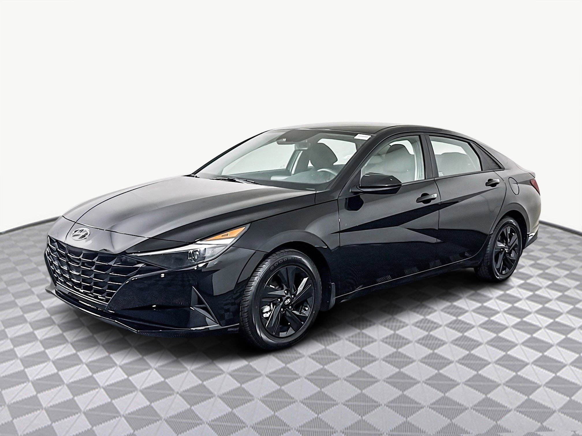 Used 2023 Hyundai Elantra SEL image 4