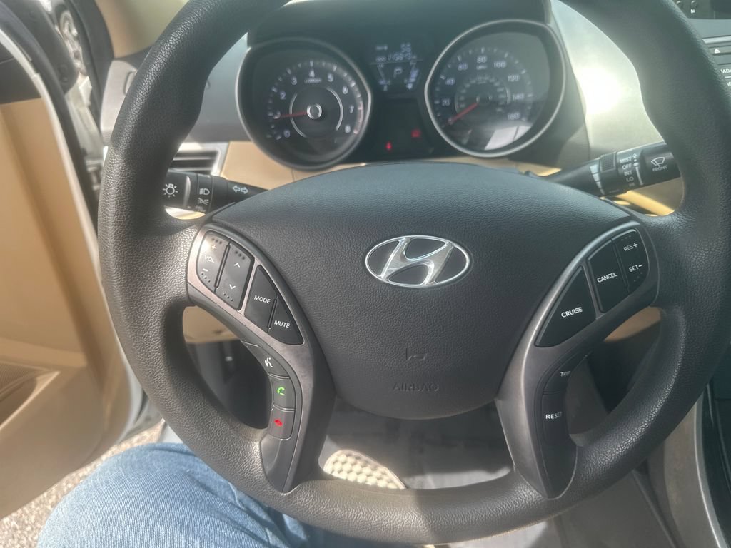 Used 2013 Hyundai Elantra GLS w/ Preferred Pkg FWD image 15
