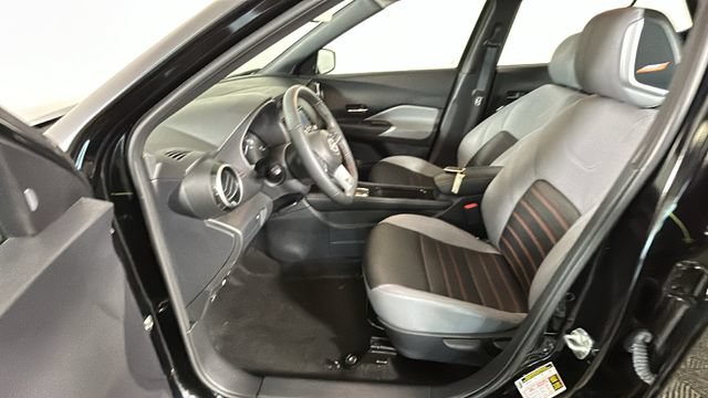 Used 2024 Nissan Kicks SR w/ SR Premium Package FWD image 11