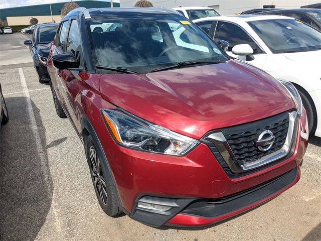 Used 2018 Nissan Kicks SR image 1