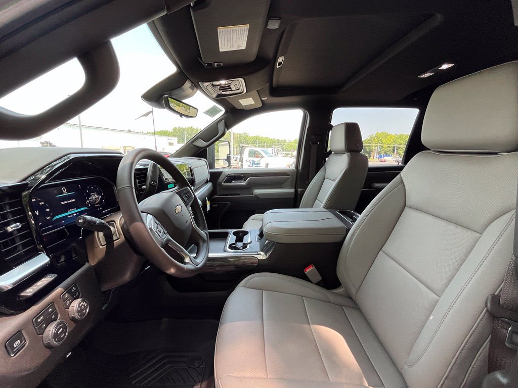 New 2026 Chevrolet Silverado 3500 LTZ w/ LTZ Premium Package AWD/4WD image 14