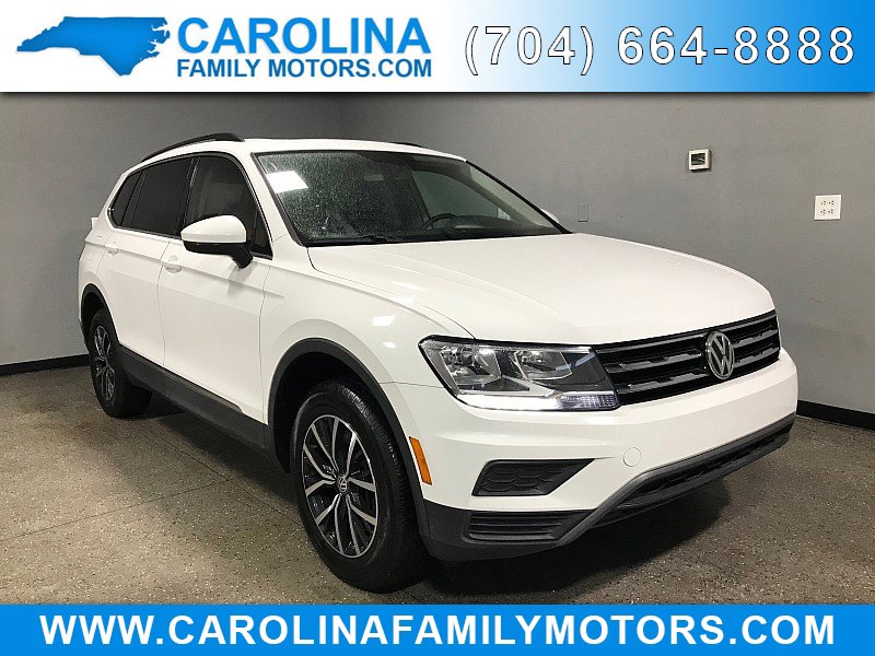 Used 2020 Volkswagen Tiguan SE w/ Panoramic Sunroof Package image 1