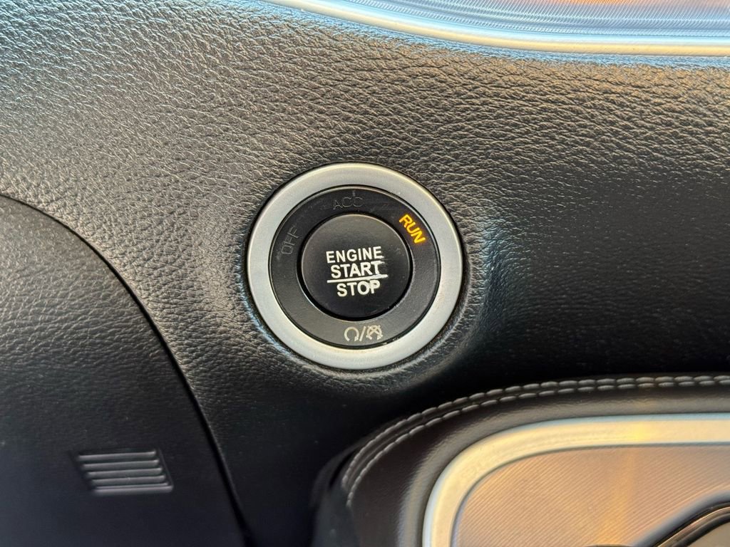 Used 2019 Dodge Challenger SXT image 28