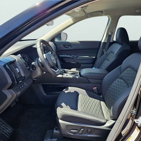 Certified 2025 Nissan Pathfinder SV image 9