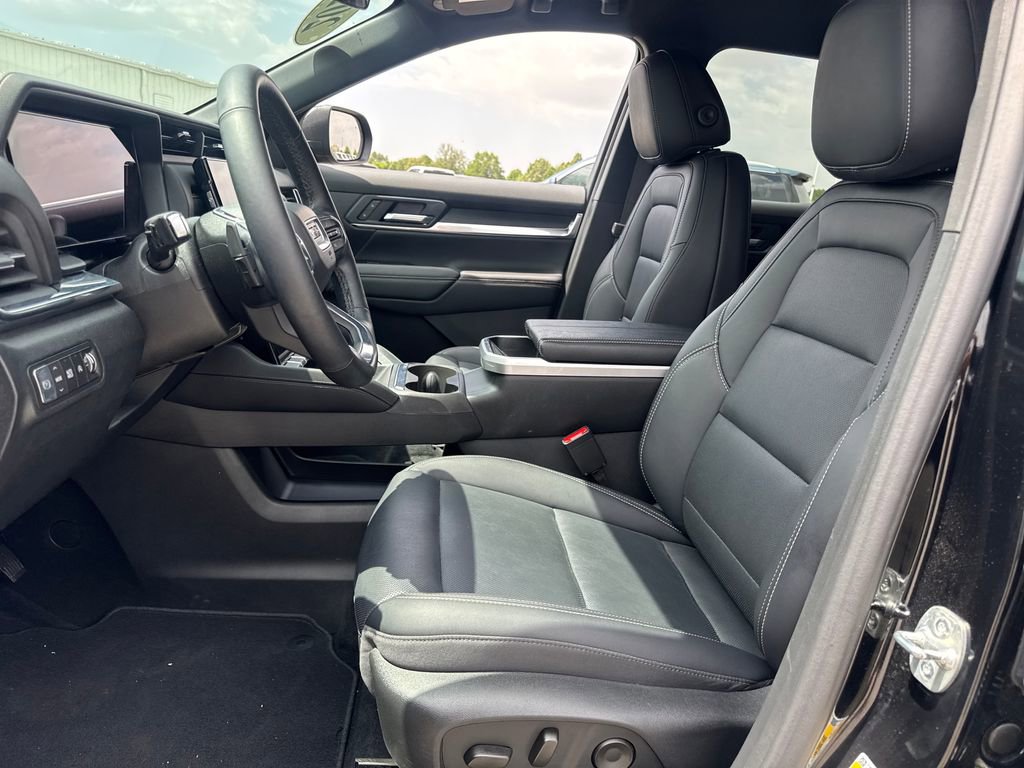 Used 2026 GMC Terrain Elevation w/ Elevation Premium Package FWD image 16