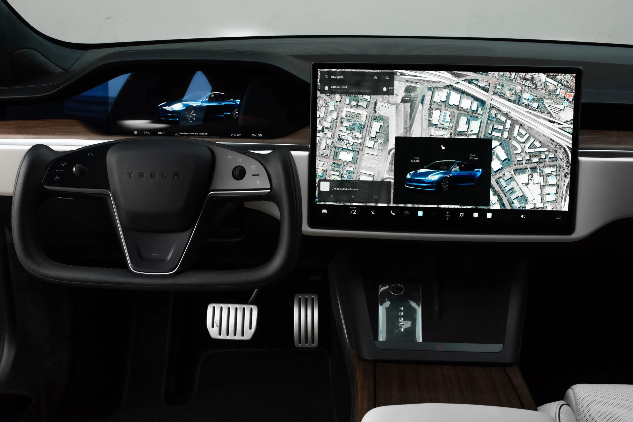 Used 2021 Tesla Model S Plaid image 13