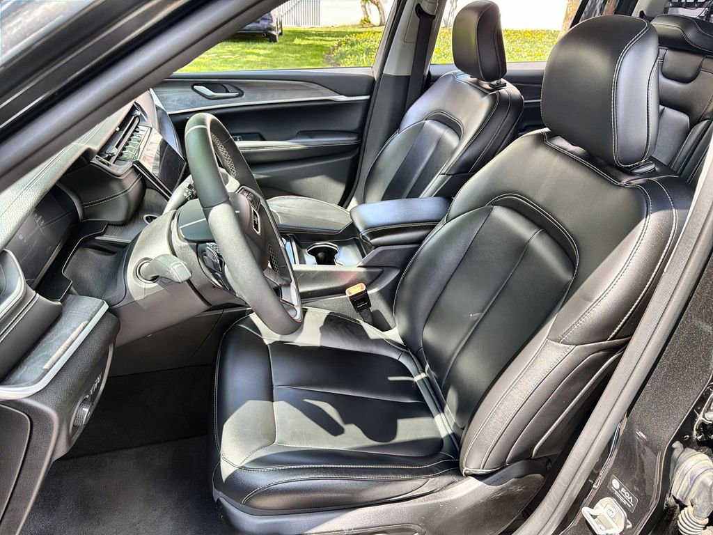 Used 2023 Jeep Grand Cherokee Limited w/ Trailer Tow Prep Group (B) AWD/4WD image 13