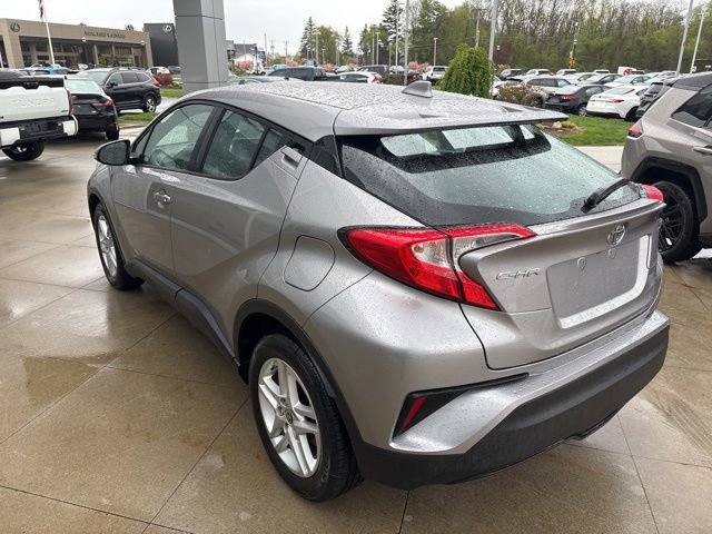 Used 2020 Toyota C-HR LE FWD image 5