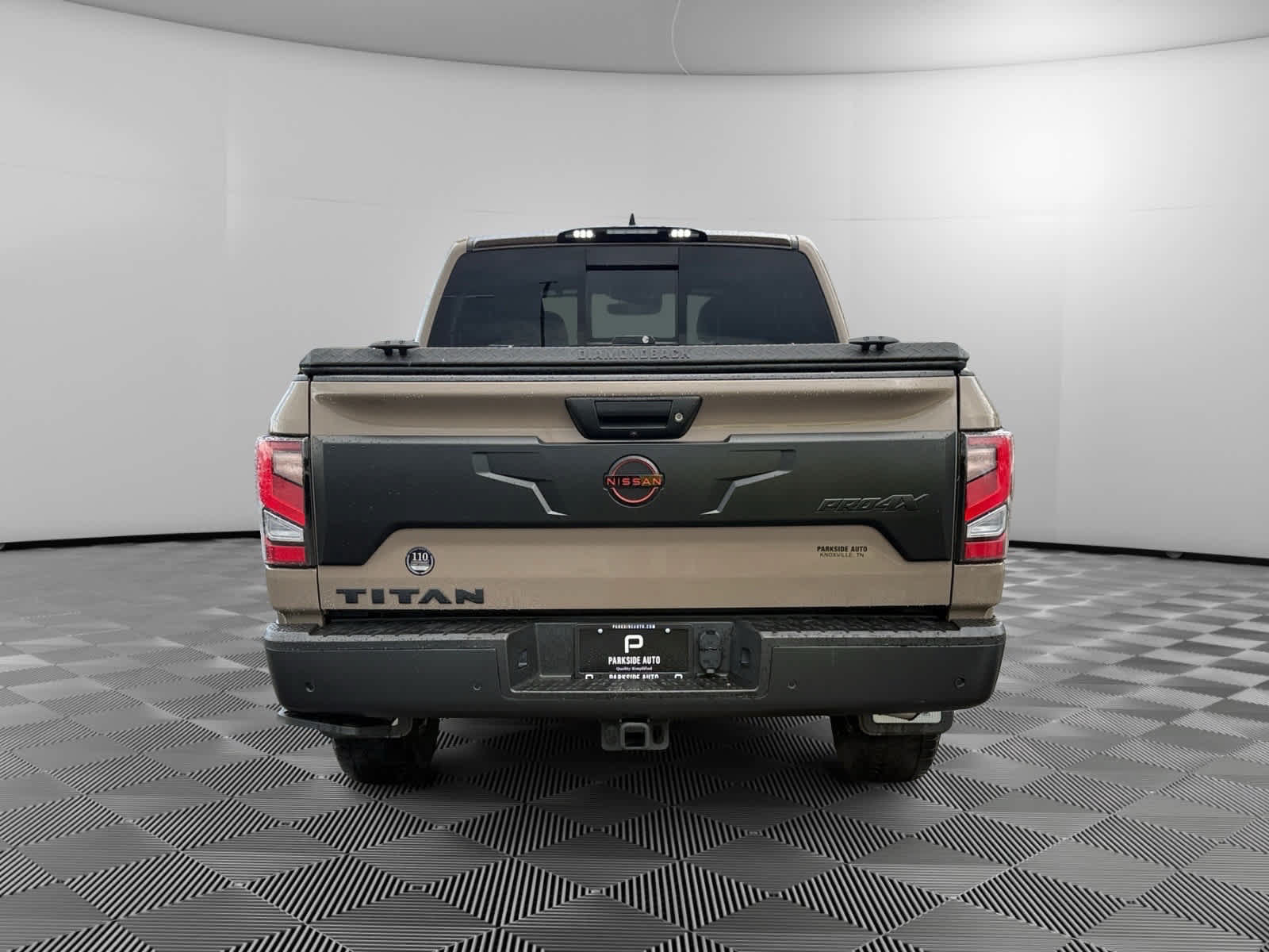 Used 2024 Nissan Titan PRO-4X w/ Pro-4x Convenience Package AWD/4WD image 4