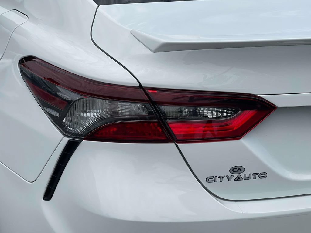 Used 2024 Toyota Camry SE FWD image 12