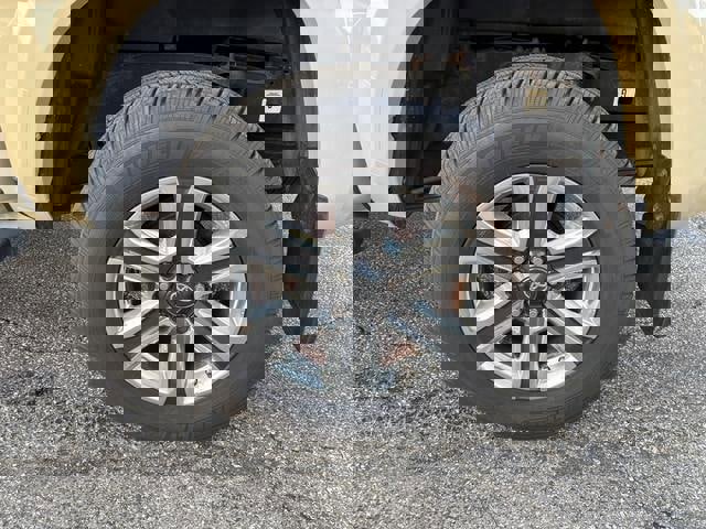 Used 2017 Toyota Tacoma Limited image 27