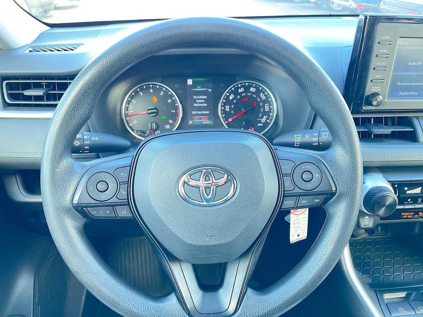 Used 2022 Toyota RAV4 LE FWD image 28