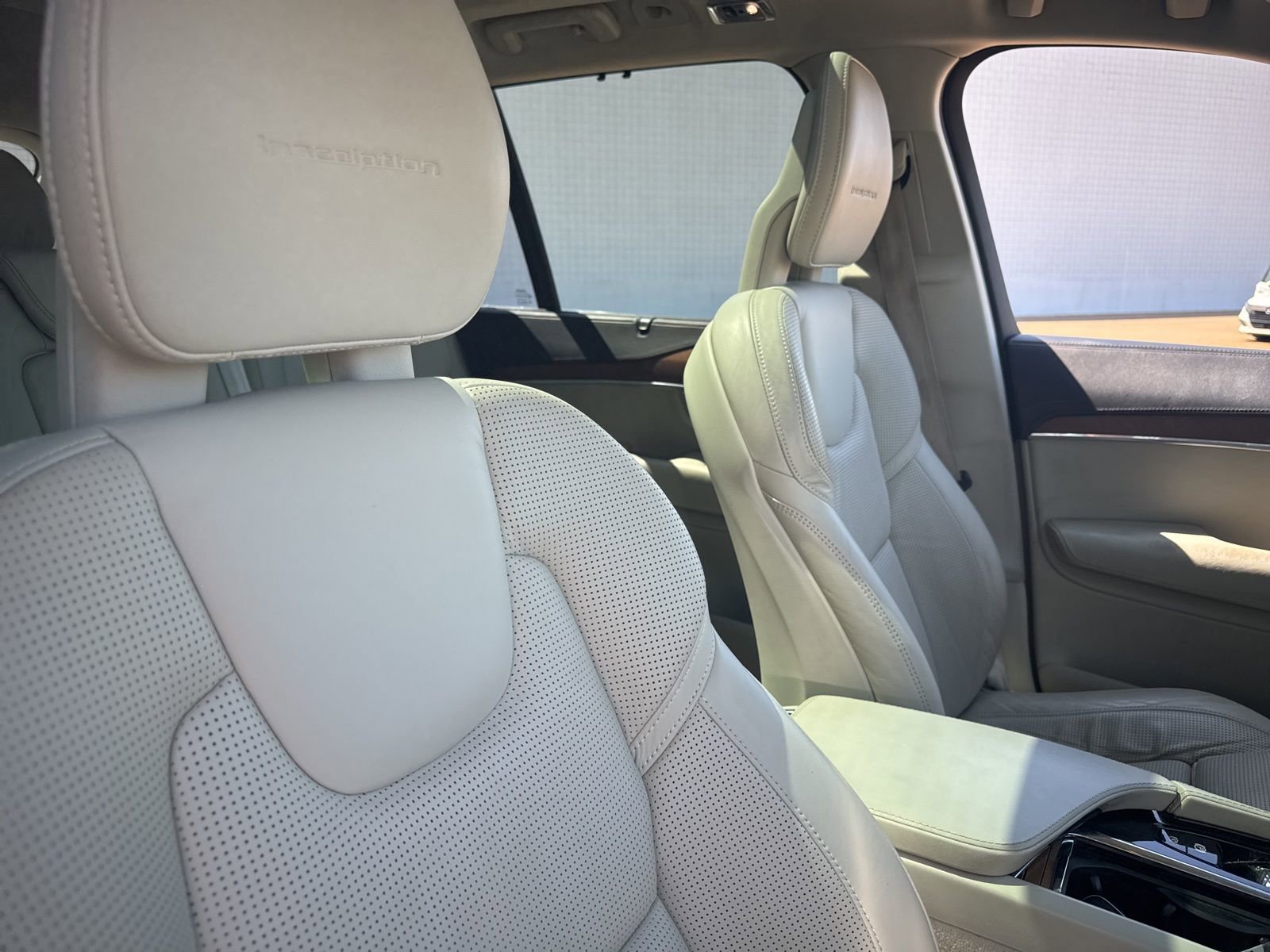 Used 2016 Volvo XC90 T6 Inscription w/ Vision Package AWD/4WD image 27
