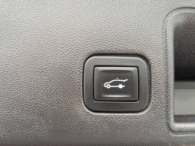 Used 2018 GMC Terrain Denali w/ Advanced Safety Package FWD image 14