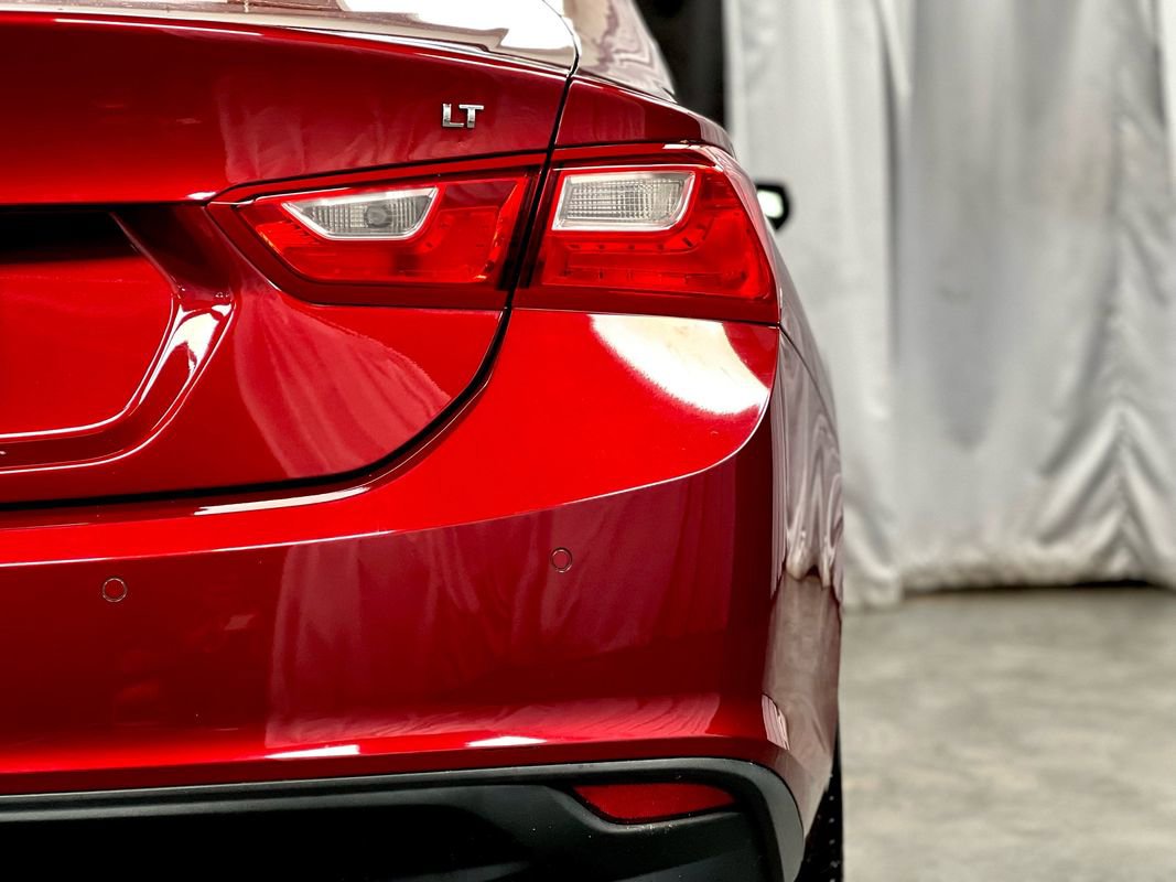 Used 2018 Chevrolet Malibu LT w/ Driver Confidence Package image 14