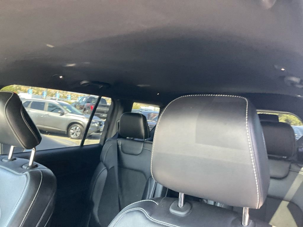 Used 2021 Jeep Grand Cherokee L Laredo image 15