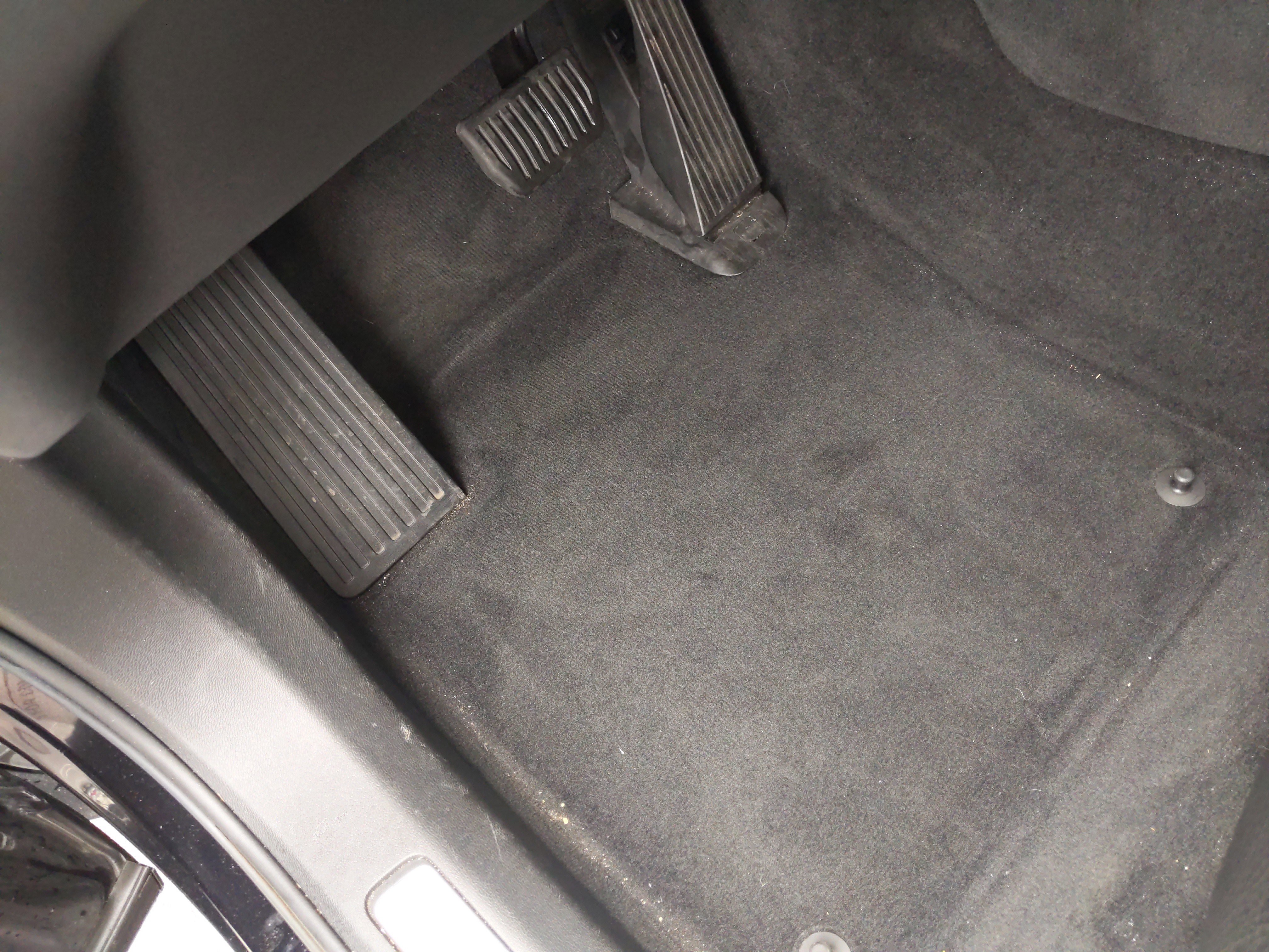 Used 2022 Volvo XC60 B5 Momentum w/ Protection Package Premier image 14