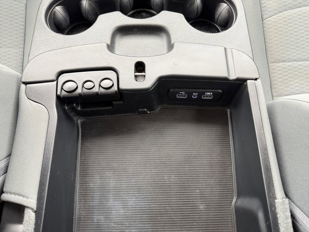 Used 2018 RAM 1500 Express image 32