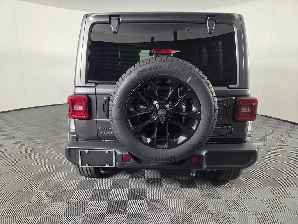 Certified 2025 Jeep Wrangler Sahara w/ Safety Group image 6