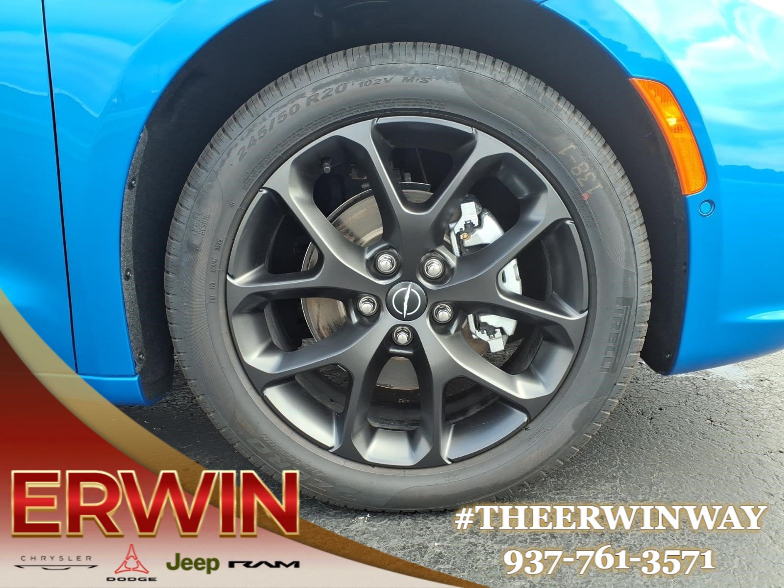Used 2026 Chrysler Pacifica Limited w/ S Appearance Package FWD image 9