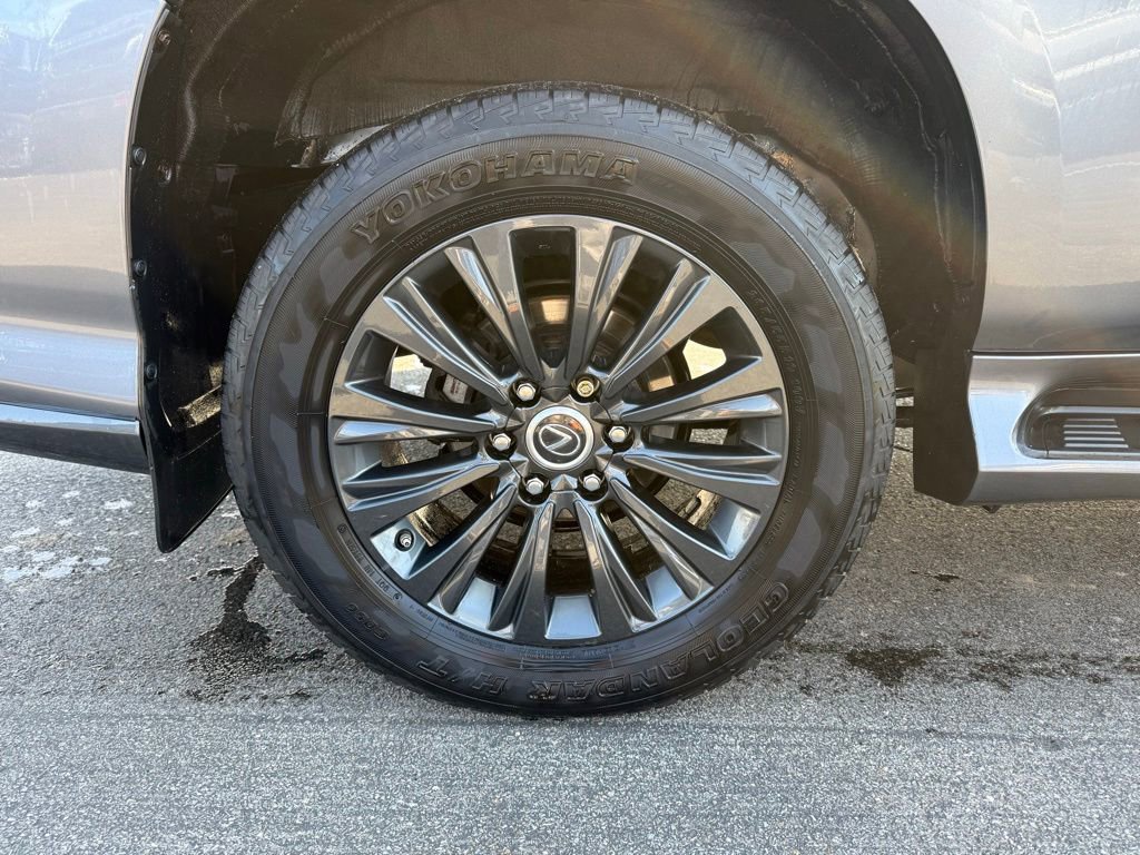 Used 2023 Lexus GX 460 Premium w/ Accessory Package image 28